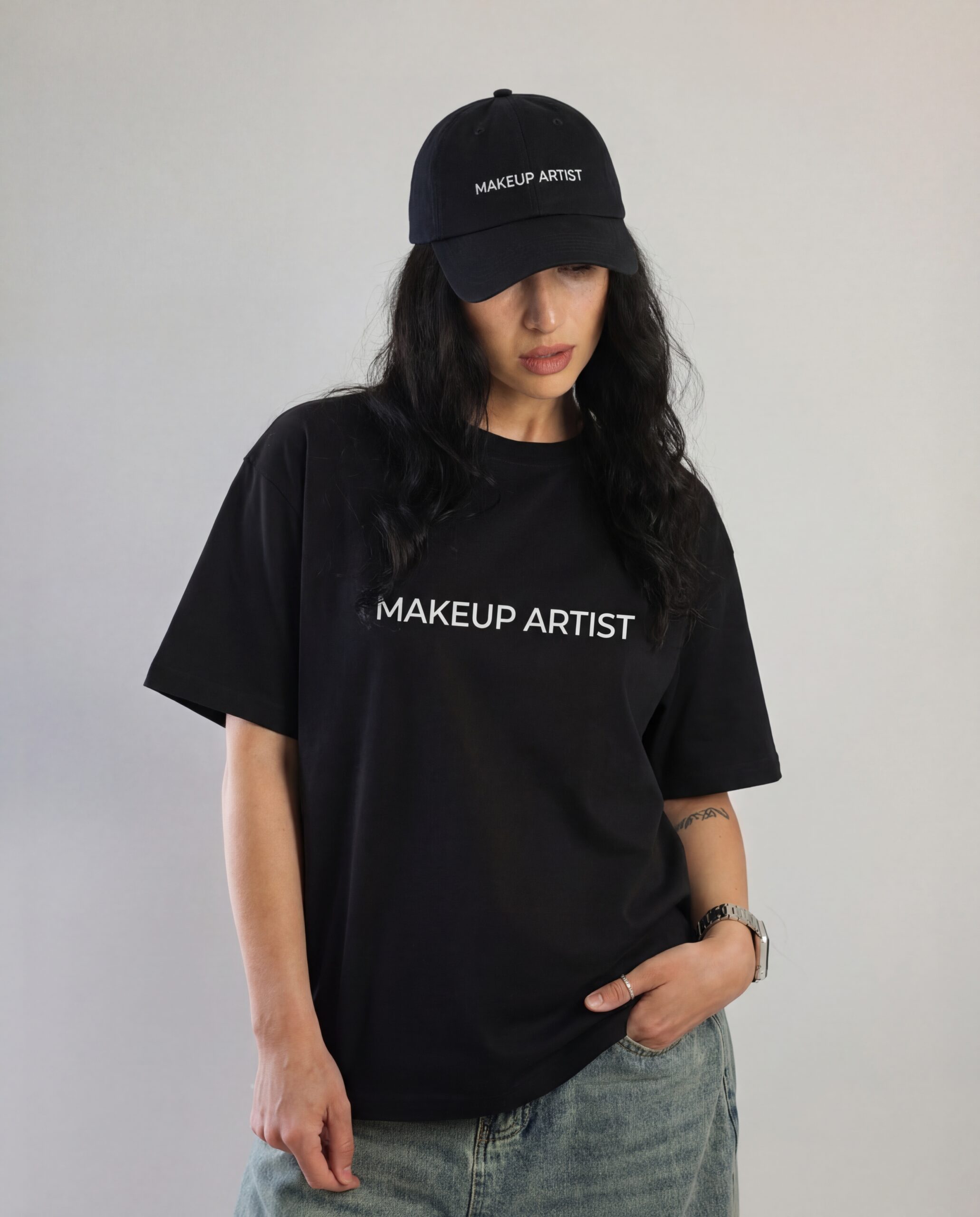Your favourite makeup artist - oversize t-shirt