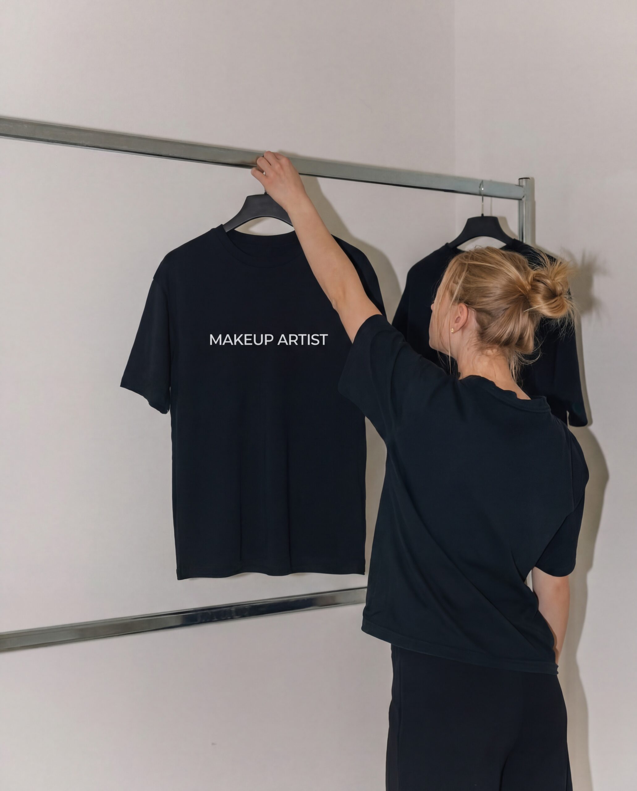 Your favourite makeup artist - oversize t-shirt - obrazek 3