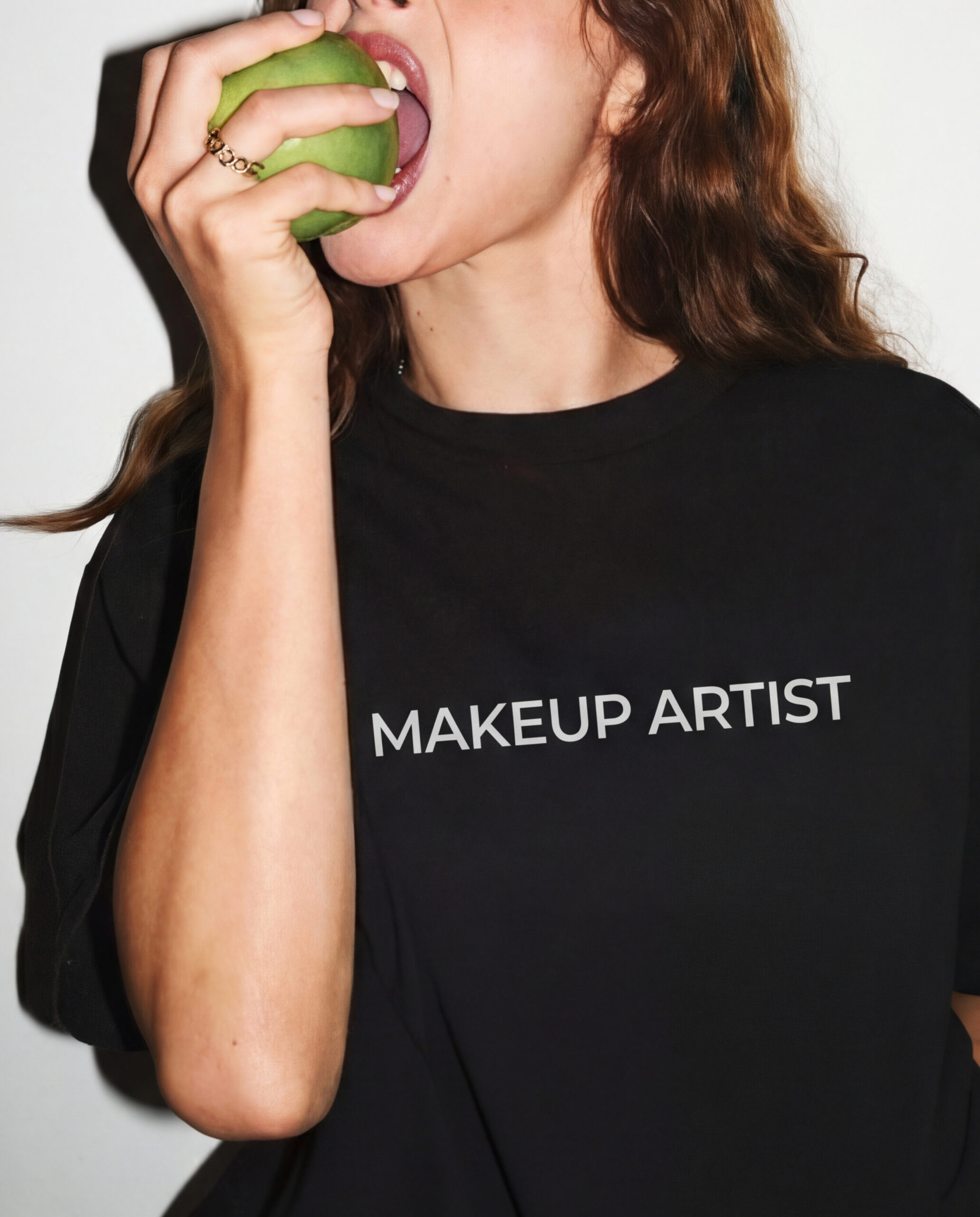 Your favourite makeup artist - oversize t-shirt - obrazek 4