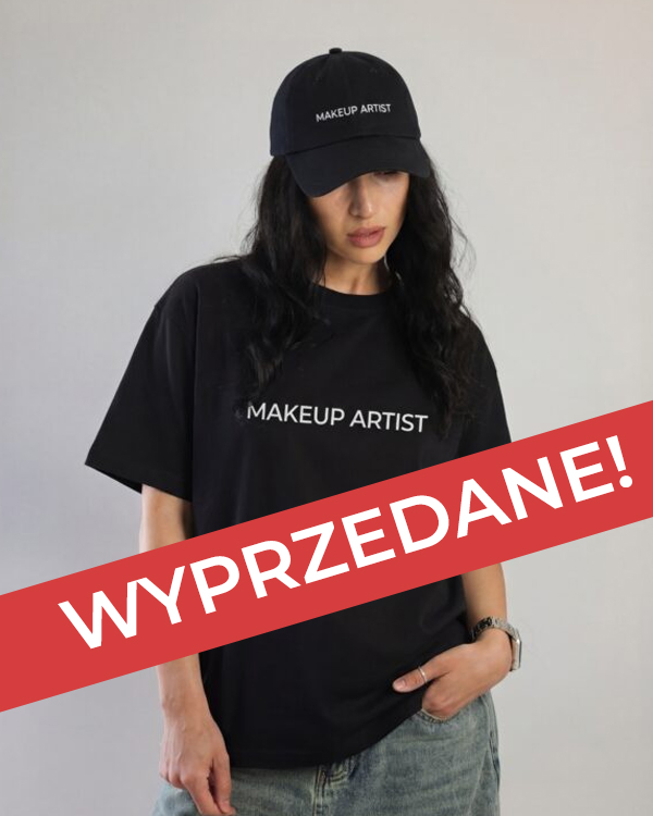 Your favourite makeup artist - oversize t-shirt